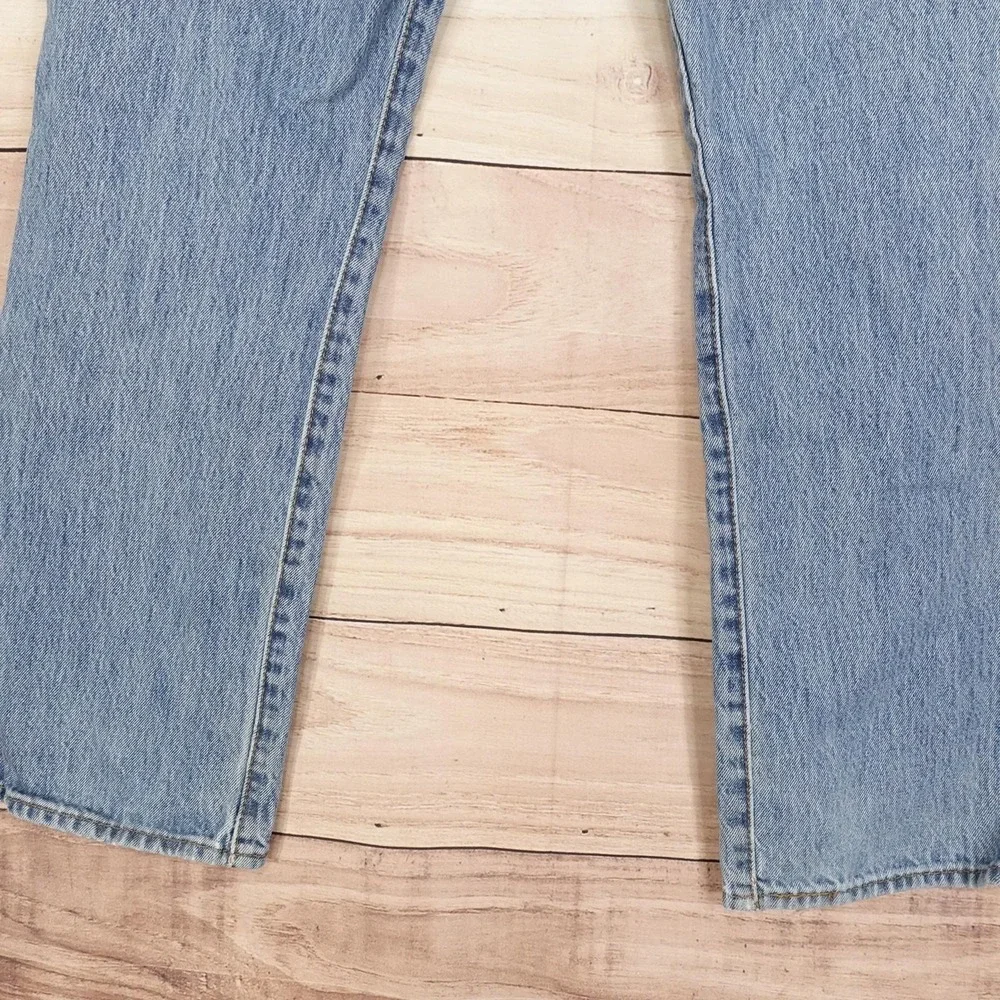 Levis 501 Jeans Mens 32x30 Blue Light Wash Regular Fit Straight Denim Button Fly